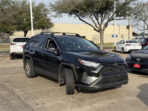 Used 2025 Toyota RAV4 XLE w/ Convenience Package image 3