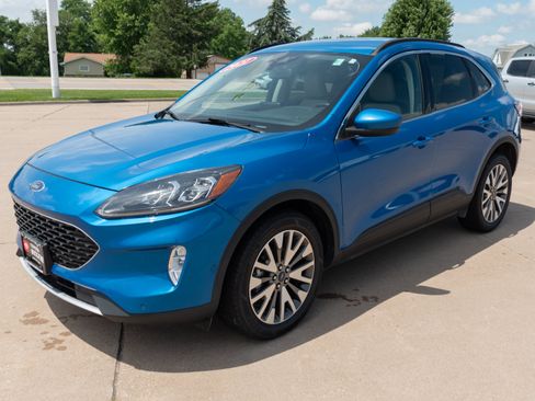Used 2021 Ford Escape Titanium AWD/4WD image 5
