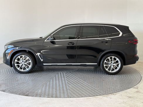 Certified 2024 BMW X5 xDrive40i w/ Premium Package AWD/4WD image 2
