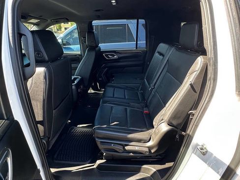 Used 2021 Chevrolet Suburban LT image 16