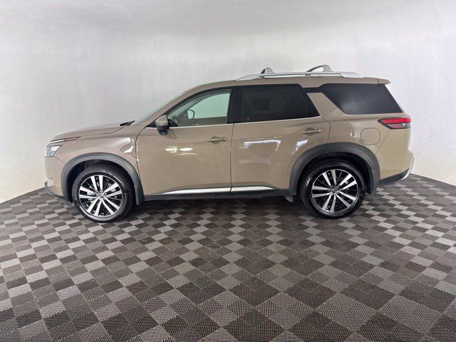 Certified 2025 Nissan Pathfinder Platinum AWD/4WD image 8