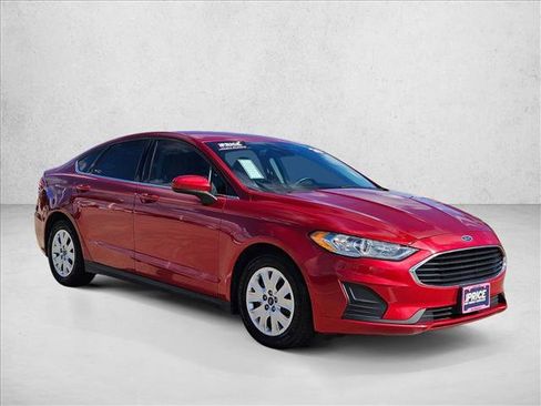 Used 2020 Ford Fusion S image 3
