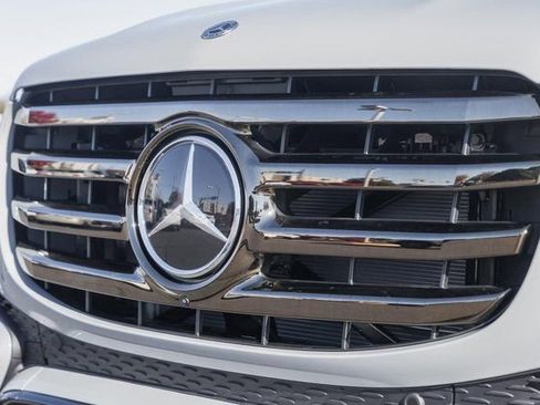 New 2026 Mercedes-Benz GLS 580 4MATIC image 14