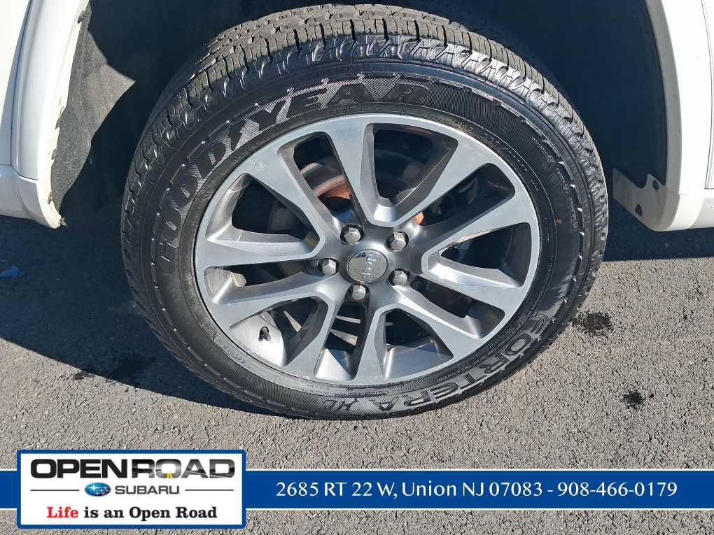 Used 2018 Jeep Grand Cherokee Overland AWD/4WD image 13