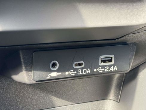 Certified 2025 Subaru Crosstrek 2.5i Limited w/ Crosstrek Mirror Package image 18