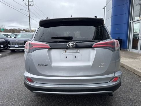 Used 2017 Toyota RAV4 SE image 7