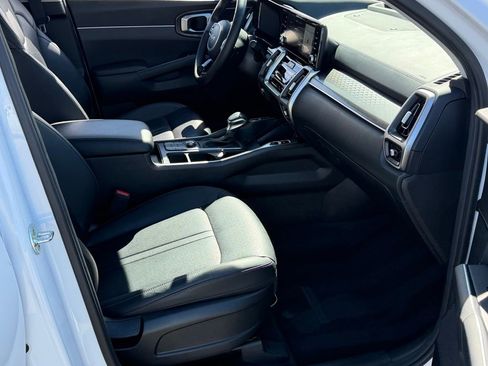 Used 2023 Kia Sorento S w/ Panoramic Sunroof Package image 25