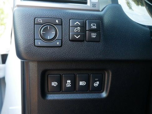 Certified 2023 Lexus GX 460 Luxury w/ Sport Design Package AWD/4WD image 19