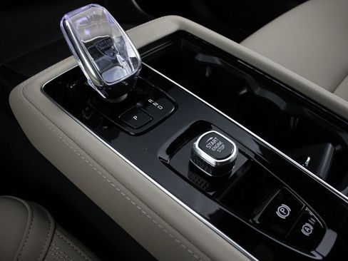 New 2026 Volvo XC90 T8 Plus w/ Protection Package Premier image 7