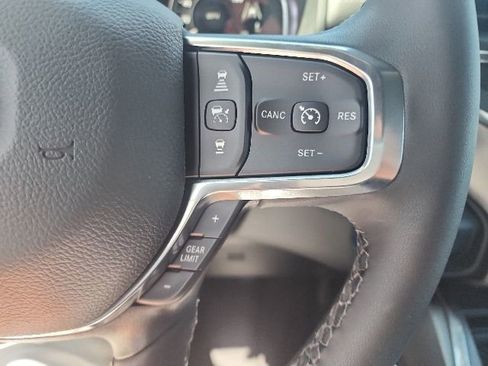 New 2026 RAM 2500 Laramie AWD/4WD image 14
