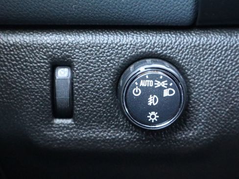 Used 2022 Chevrolet Colorado Z71 w/ Safety Package image 28