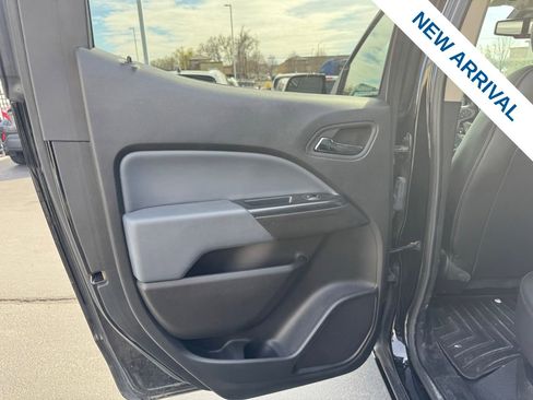 Used 2022 Chevrolet Colorado Z71 w/ Z71 Midnight Edition image 15