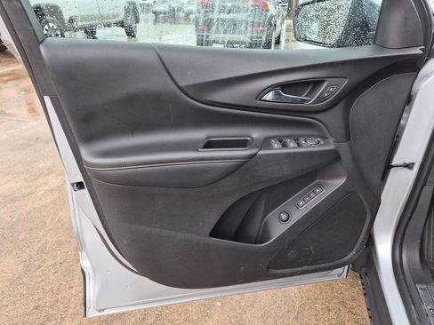 Used 2018 Chevrolet Equinox Premier FWD image 18