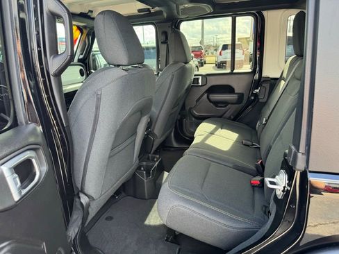 Used 2024 Jeep Wrangler Sport S image 32