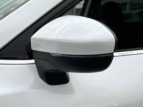 New 2025 Nissan Pathfinder SV image 13