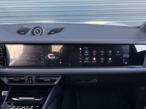 New 2025 Porsche Cayenne Turbo AWD/4WD image 23