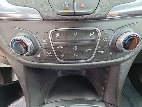 Used 2023 Chevrolet Equinox LT AWD/4WD image 17