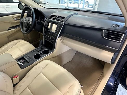 Used 2015 Toyota Camry XLE w/ Moonroof Package FWD image 24