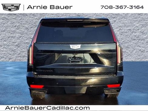 Used 2023 Cadillac Escalade ESV Sport w/ LPO, ONYX Package image 8