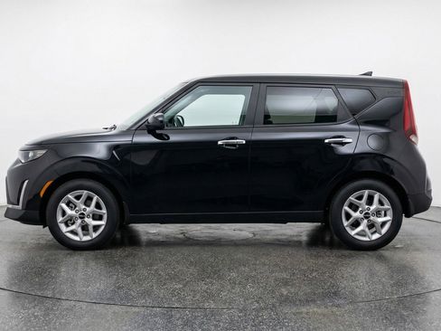 Used 2025 Kia Soul LX w/ LX Technology Package FWD image 5