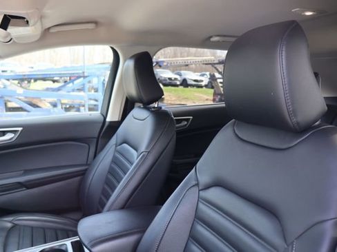 Used 2024 Ford Edge SEL w/ Convenience Package AWD/4WD image 6