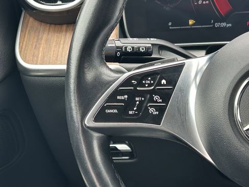 Used 2024 Mercedes-Benz GLC 300 image 18