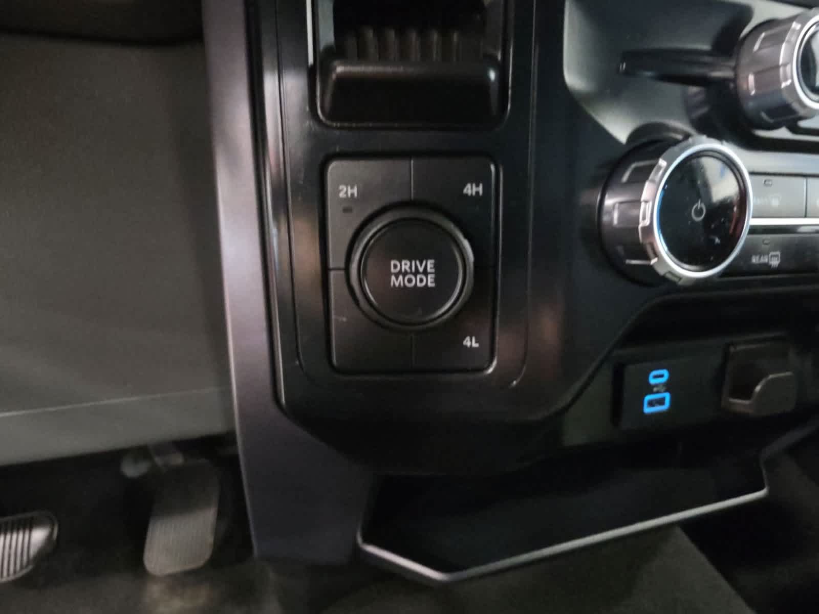 Used 2024 Ford F150 XLT AWD/4WD image 23