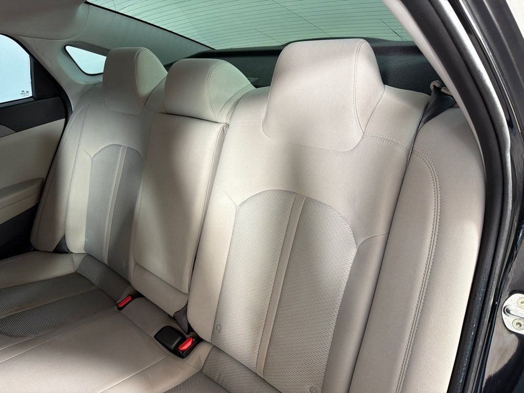 Used 2018 Hyundai Sonata SE FWD image 19