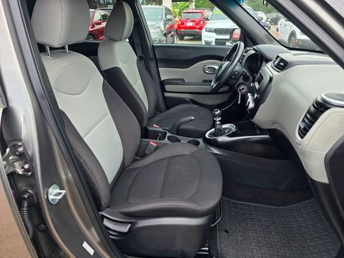 Used 2015 Kia Soul FWD image 22