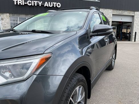 Used 2018 Toyota RAV4 XLE w/ Convenience Package AWD/4WD image 2