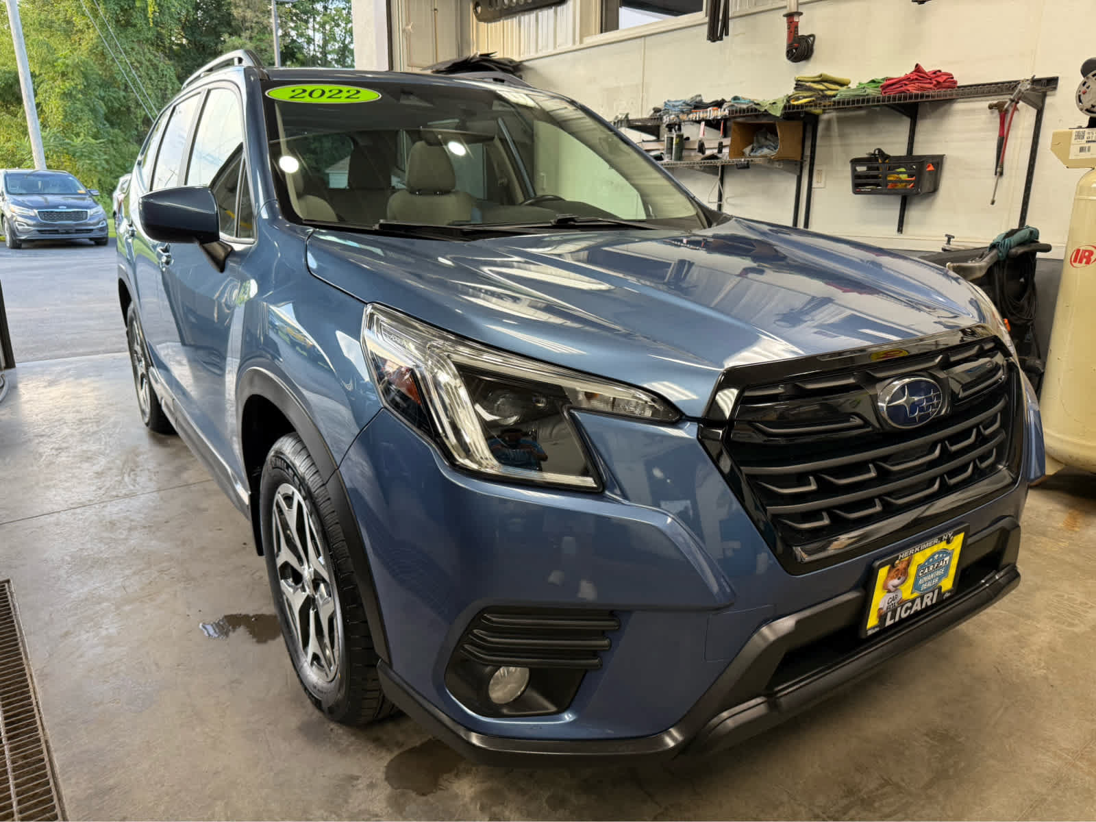 Used 2023 Subaru Forester Premium AWD/4WD image 3