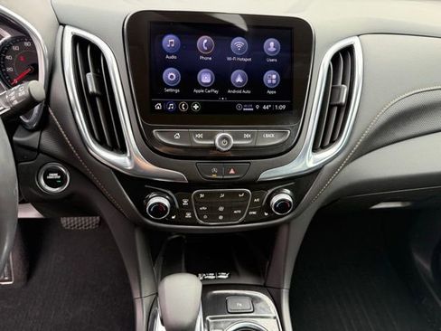 Used 2022 Chevrolet Equinox Premier image 21
