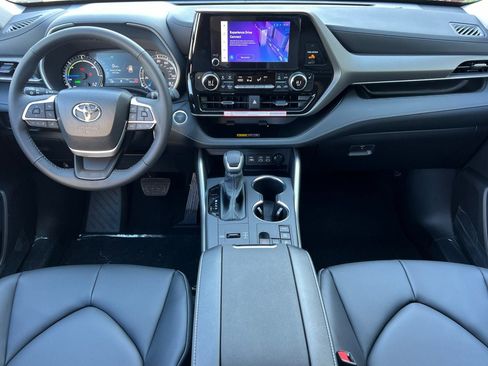New 2026 Toyota Highlander XLE AWD/4WD image 9