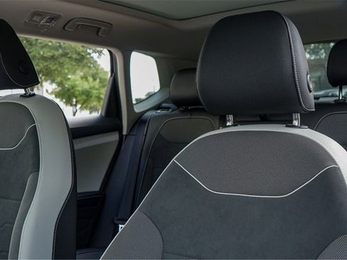 New 2025 Volkswagen Taos SE image 11