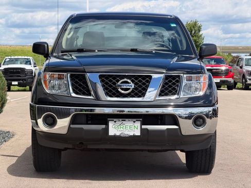 Used 2007 Nissan Frontier SE w/ Power Pkg AWD/4WD image 6