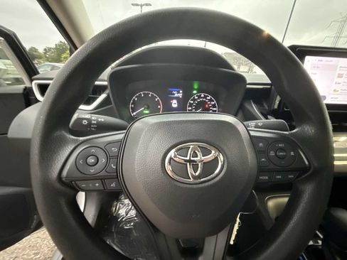 Used 2024 Toyota Corolla LE FWD image 11