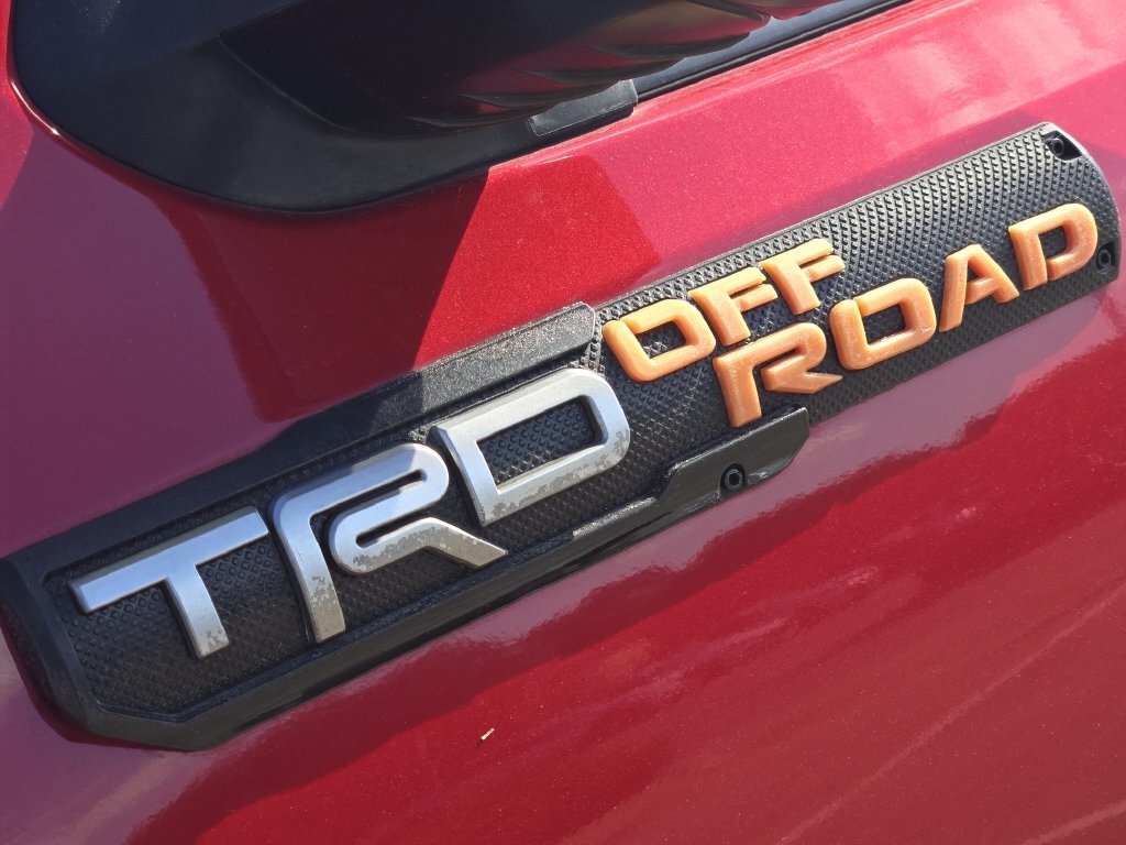 Used 2022 Toyota Tacoma TRD Off-Road AWD/4WD image 14