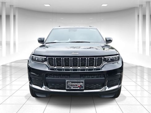 New 2026 Jeep Grand Cherokee L Laredo image 8