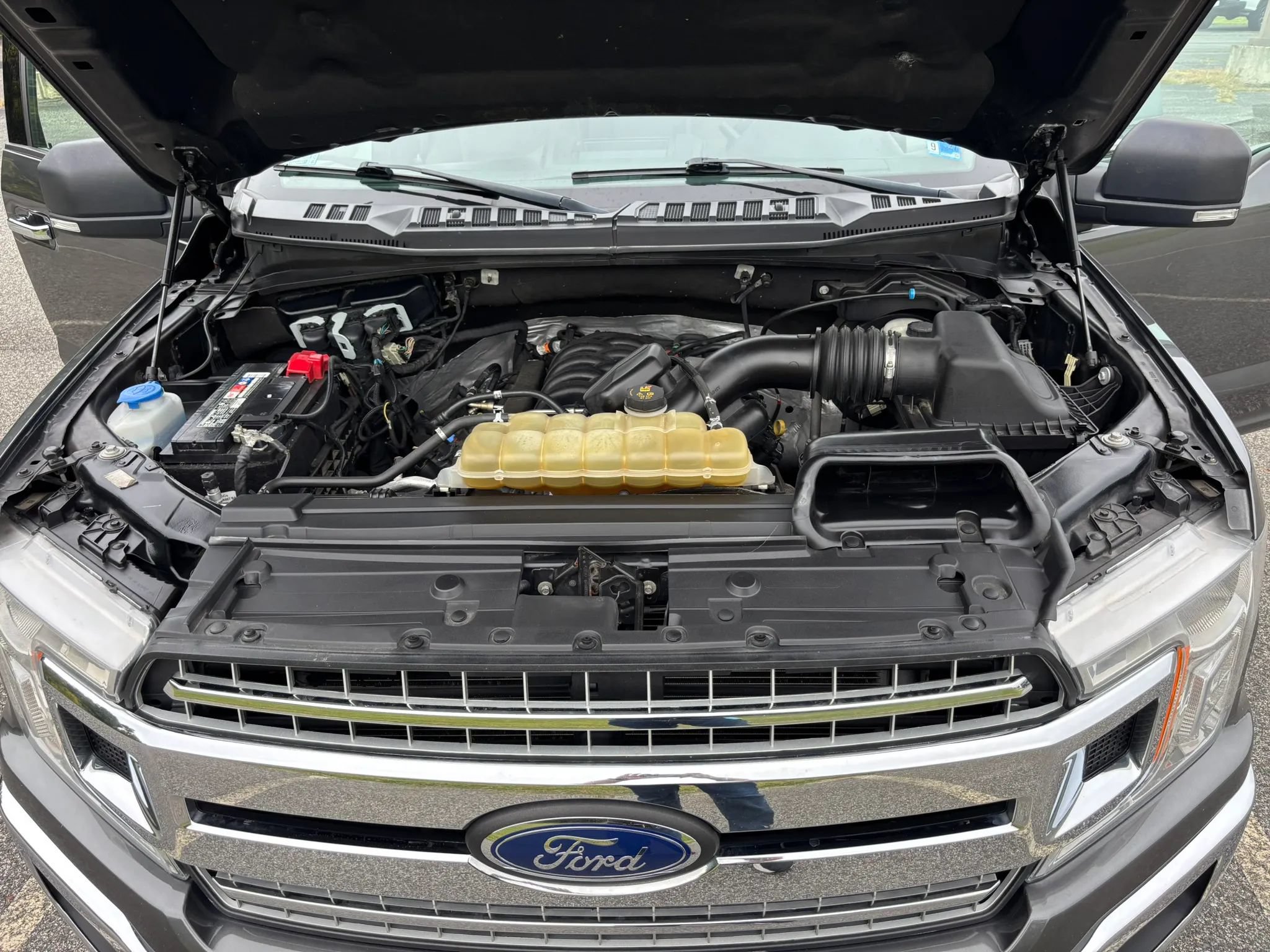 Used 2020 Ford F150 XLT w/ Equipment Group 302A Luxury AWD/4WD image 10