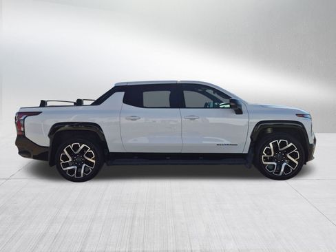 Used 2024 Chevrolet Silverado EV RST AWD/4WD image 7