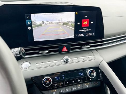New 2025 Hyundai Elantra SEL FWD image 23