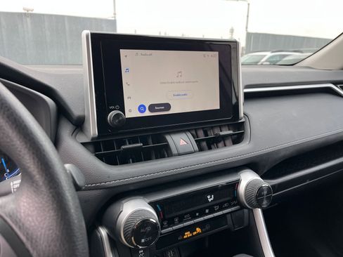 Used 2025 Toyota RAV4 LE image 21