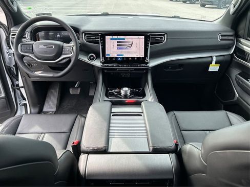 New 2026 Jeep Grand Wagoneer w/ Premium Group I image 21