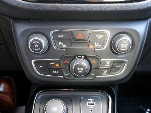 Used 2021 Jeep Compass Limited image 15