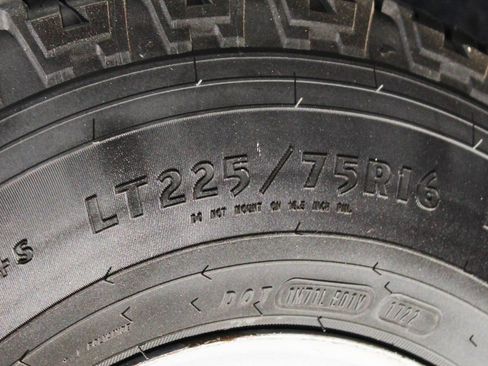 Used 2016 Chevrolet Express 4500 w/ Chrome Appearance Package image 32