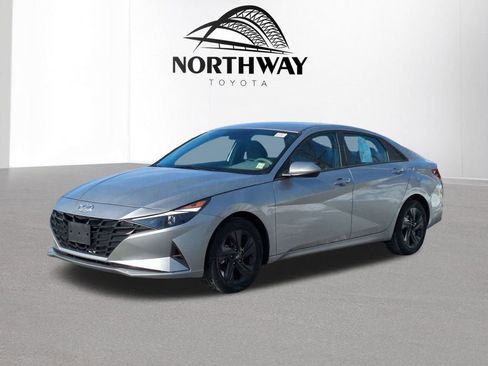 Used 2022 Hyundai Elantra SEL image 6