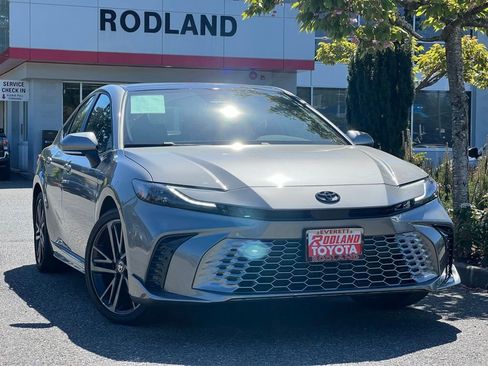 Used 2026 Toyota Camry XLE AWD/4WD image 1