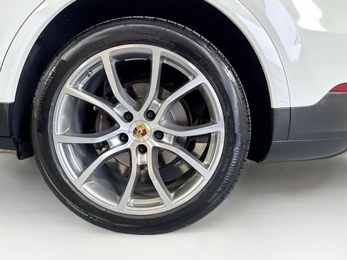 Used 2019 Porsche Cayenne image 9