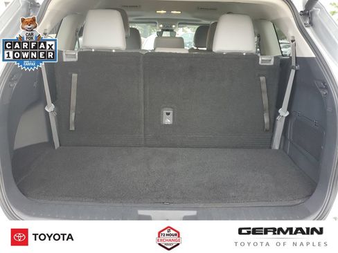 Used 2024 Toyota Highlander XLE FWD image 24