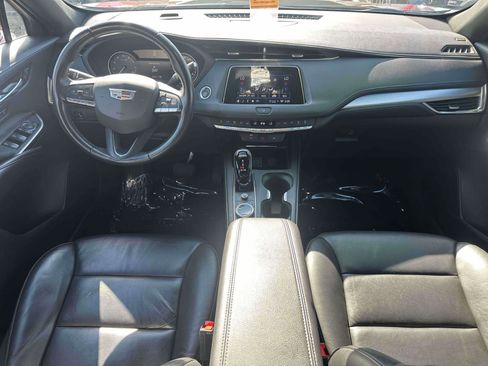Used 2023 Cadillac XT4 Premium Luxury image 12